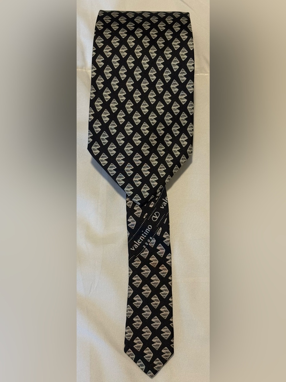 VTG Valentino Cravatte Silk Tie 80s 90s Italian Luxury Retro Executive Code 2206